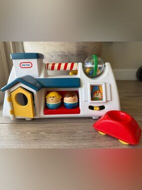 Vintage  90’s Little Tikes baby play about house